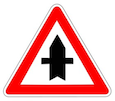 Panneau-de-danger-intersection-priorite-ponctuelle
