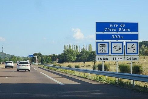 Aires de Repos d’Autoroute | Installations et Panneaux